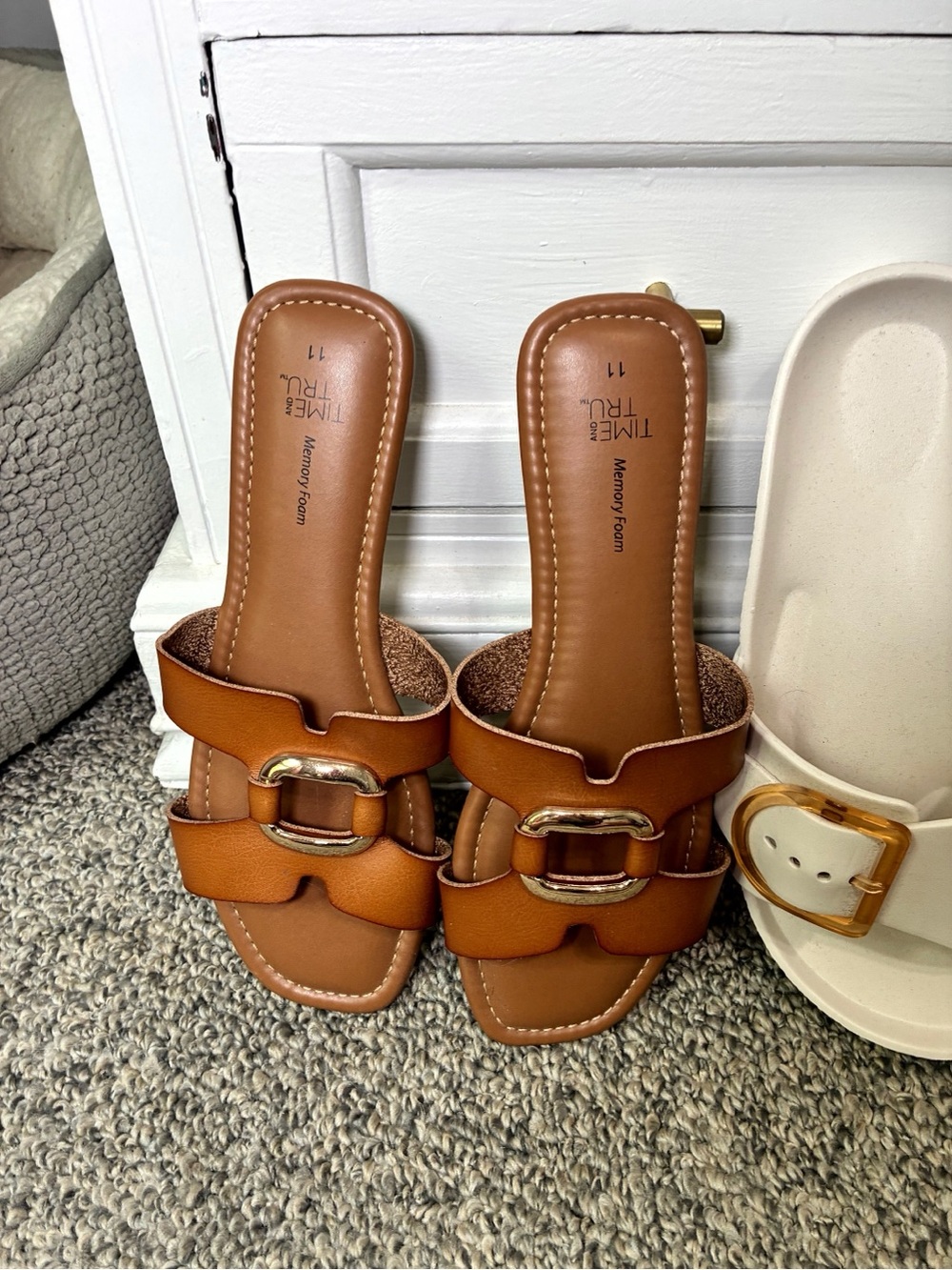 Women’s size 11 like new sandals bundle - 3 pair - Picture 2 of 10